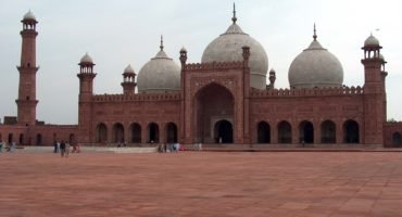 Badshahi-Mosque-Lahore-Fort[1]