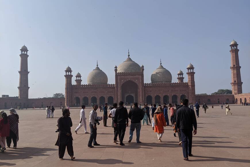 The best place to see in Lahore Badshahi Mosque