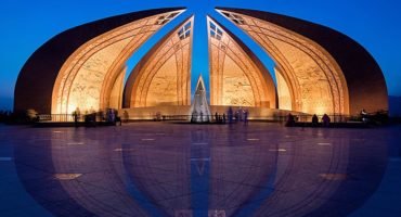 Blue_Hour_at_Pakistan_Monument